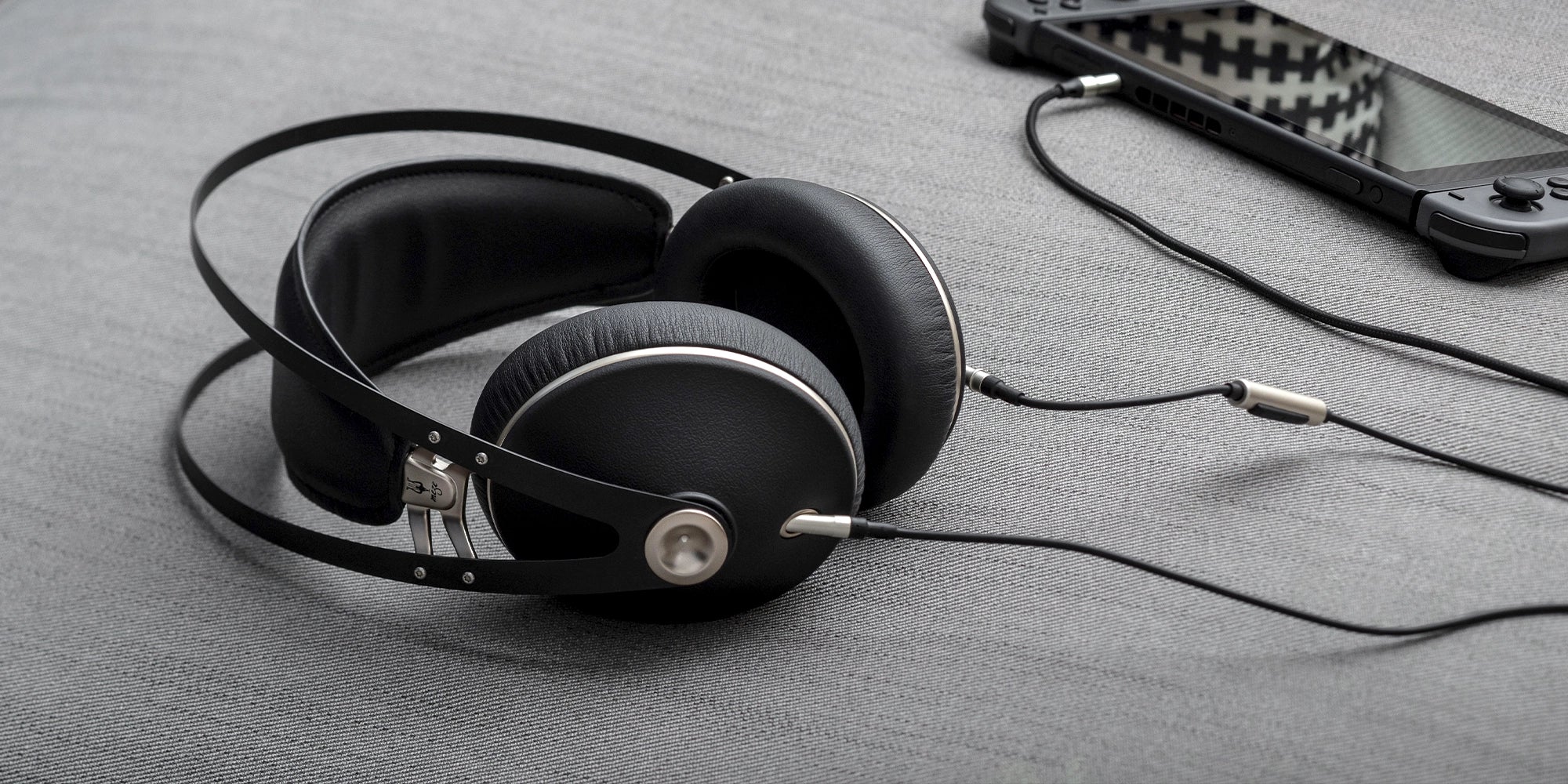 Meze Audio 99 NEO headphones
