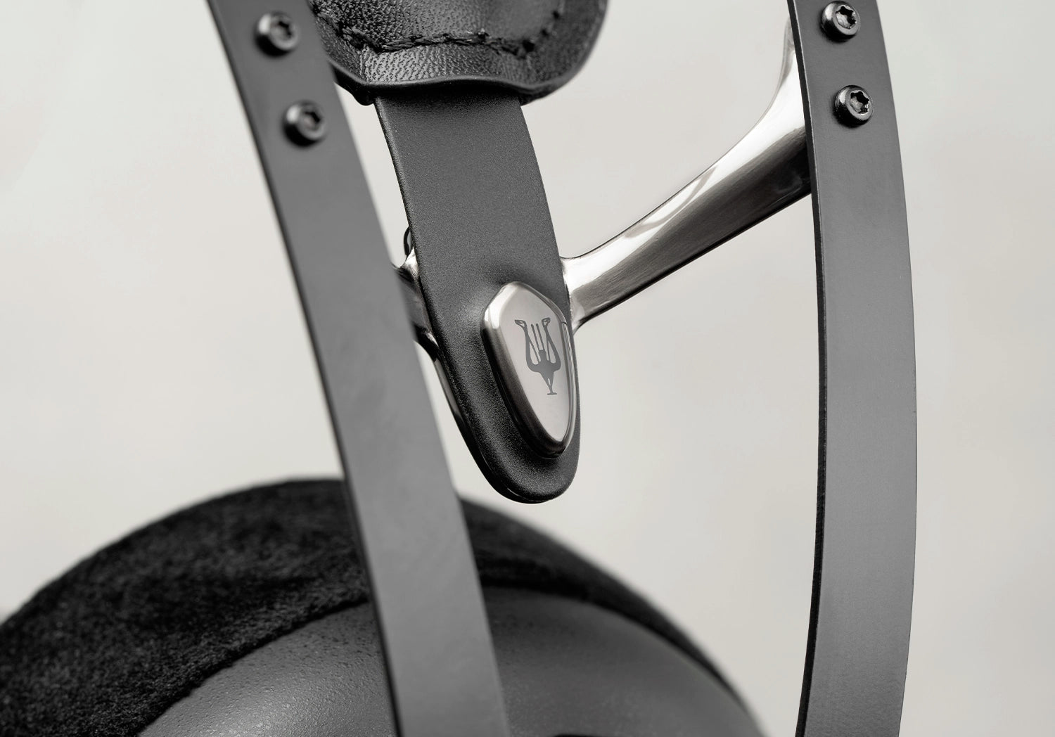 Meze Audio 105 AER premium headphones open-back dynamic driver details