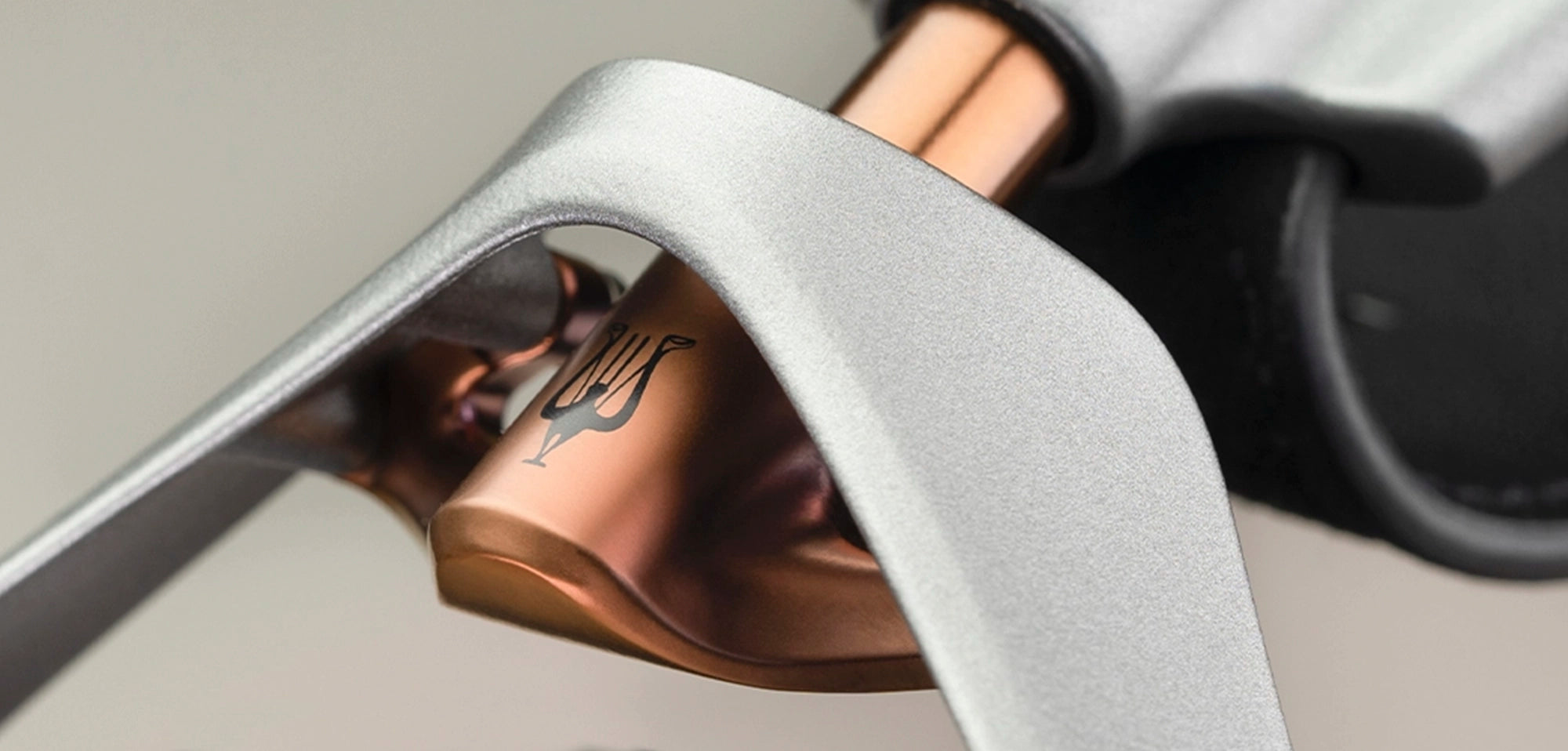 Meze Audio POET premium build open-back planar magnetic driver copper ear cups deetail