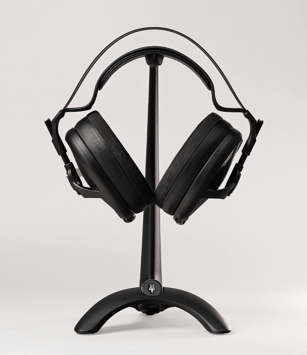 Cool Headphone Stand for Desk - Meze Audio Manta with Stylish Aesthetic with best open back headphones Meze Audio Empyrean