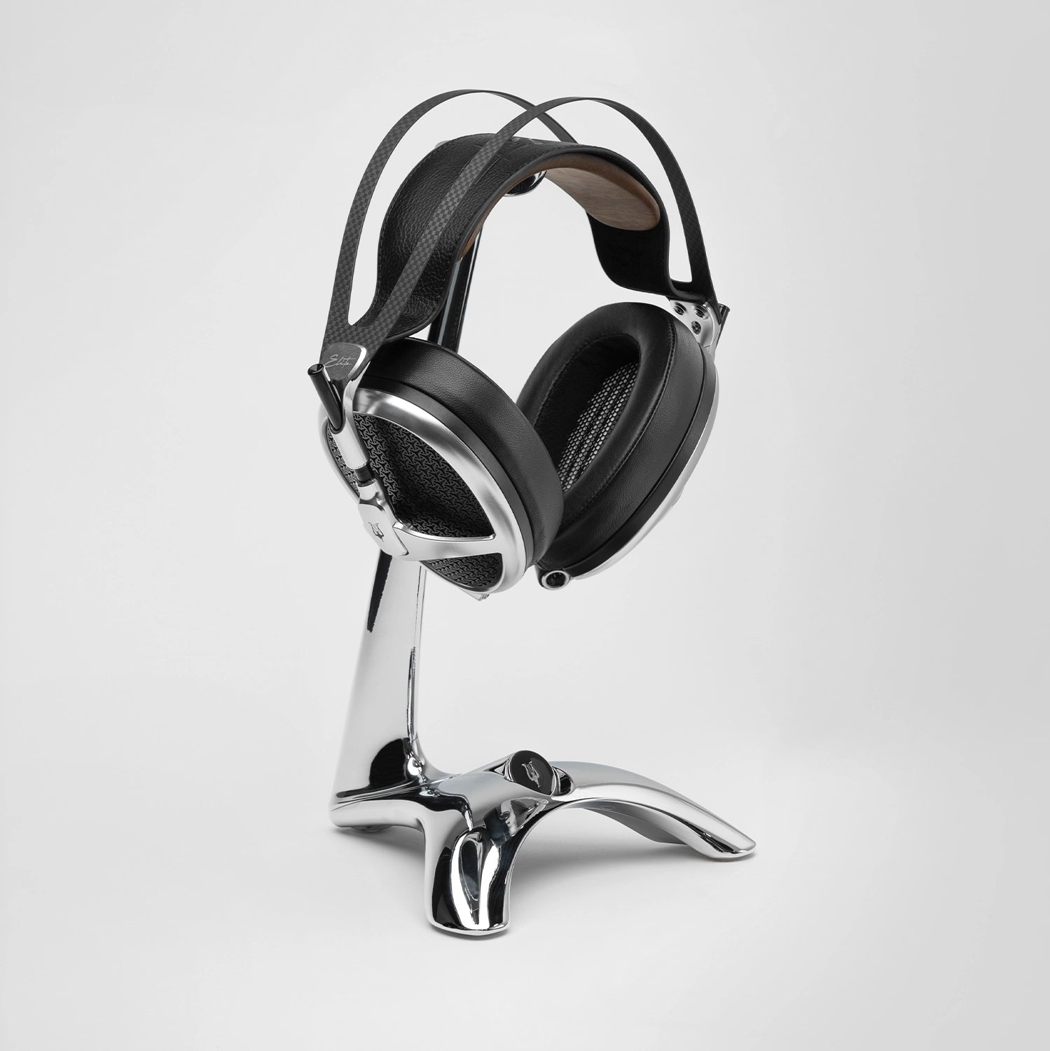 Meze Audio Elite Aluminium best open-back audiophile premium headphones on the Manta Chrome headphone stand