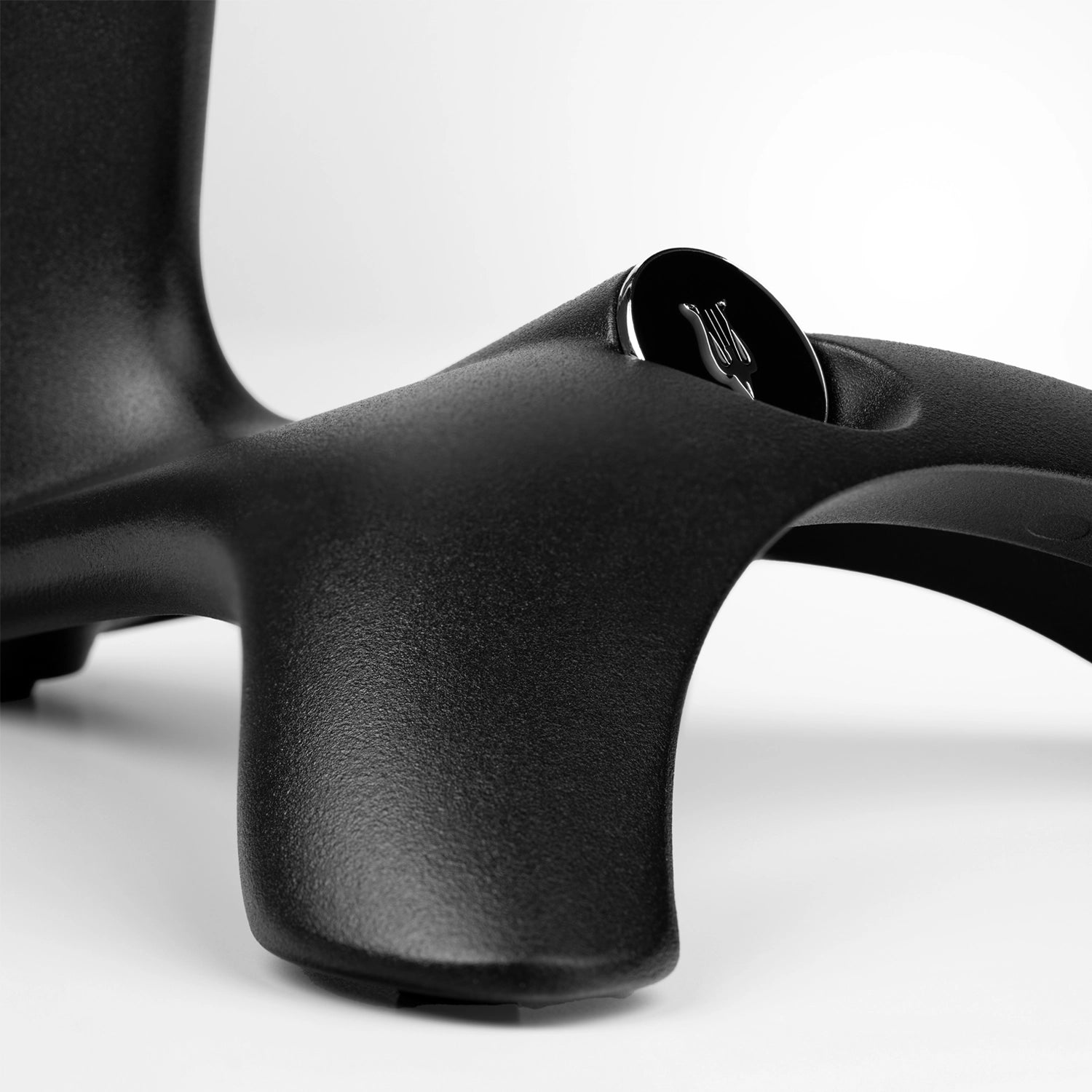 Meze Audio Manta Premium audiophile headphone stand bottom view