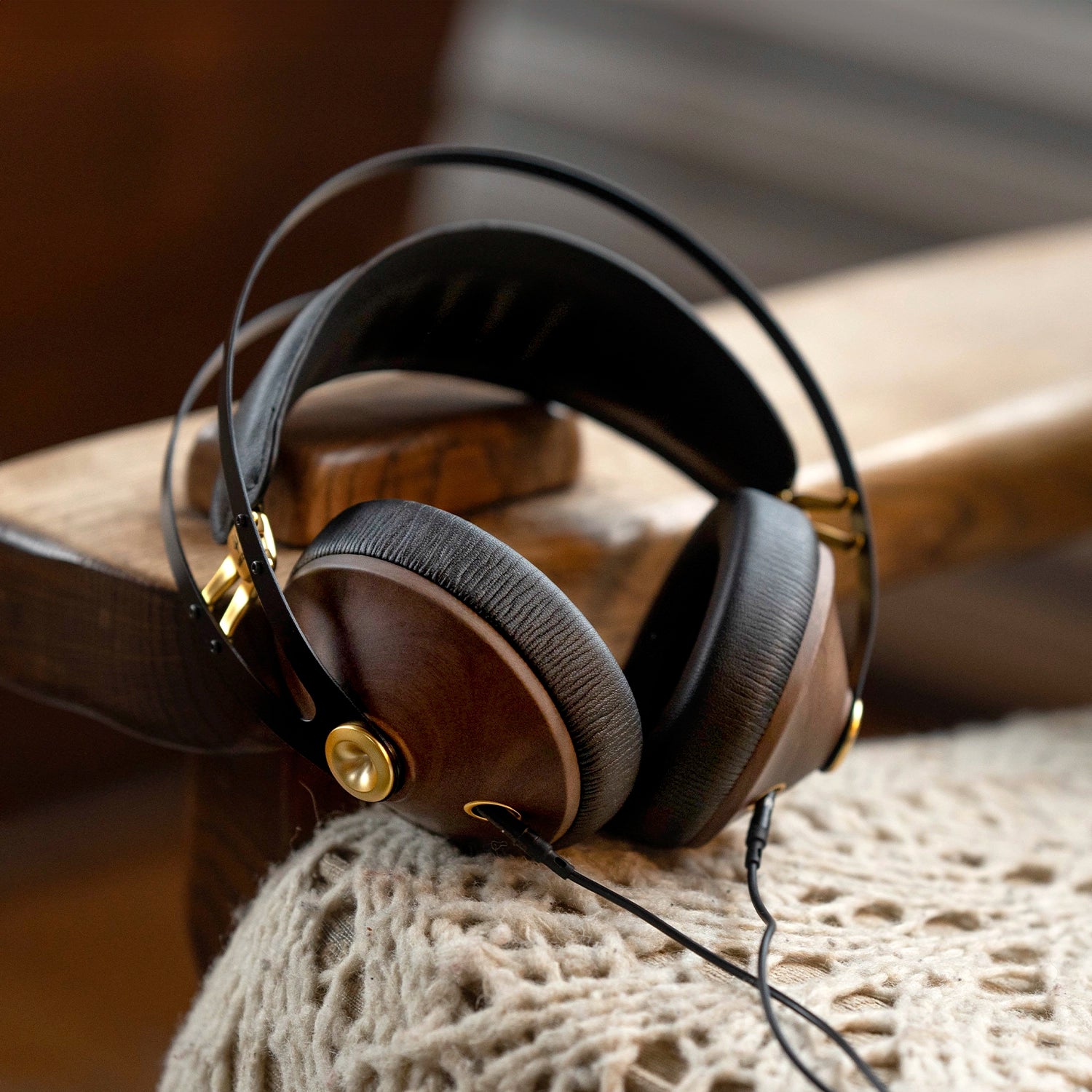 MEZE AUDIO 99 CLASSICS ウォルナットゴールド Meze Audio 99 Classics Walnut Gold - High-Fidelity Premium