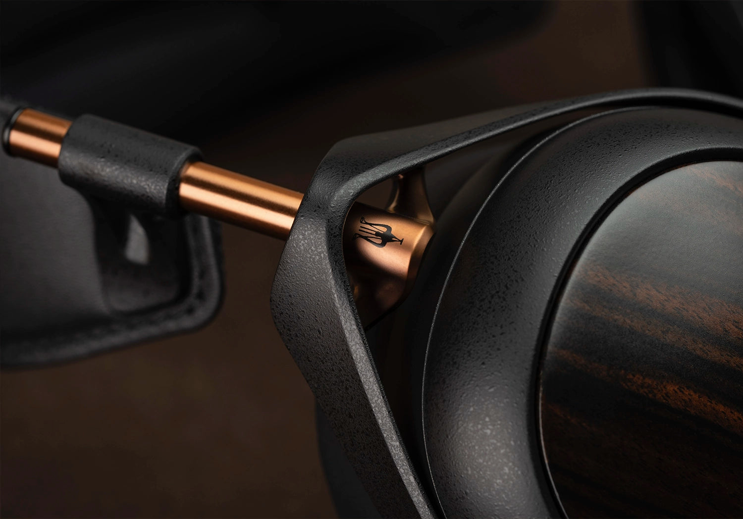 Meze Audio Liric Second Gen audiophile planar magnetic cup close-up