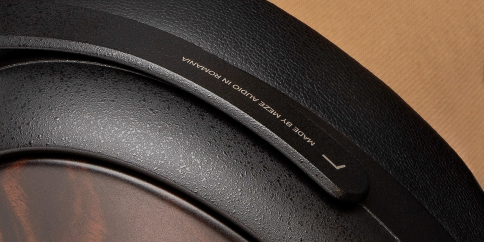 Meze Audio Liric - High-Fidelity Premium Closed-Back Dynamic Meze Audio Liric - High-Fidelity Premium Closed-Back Dynamic